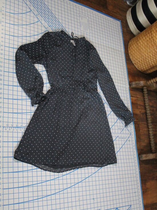 H&M Gray Polka Dot Career Dress, Size 8 - Picture 4 of 11